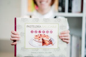 Libro en tapa dura: PASTELERÍA SALUDABLE